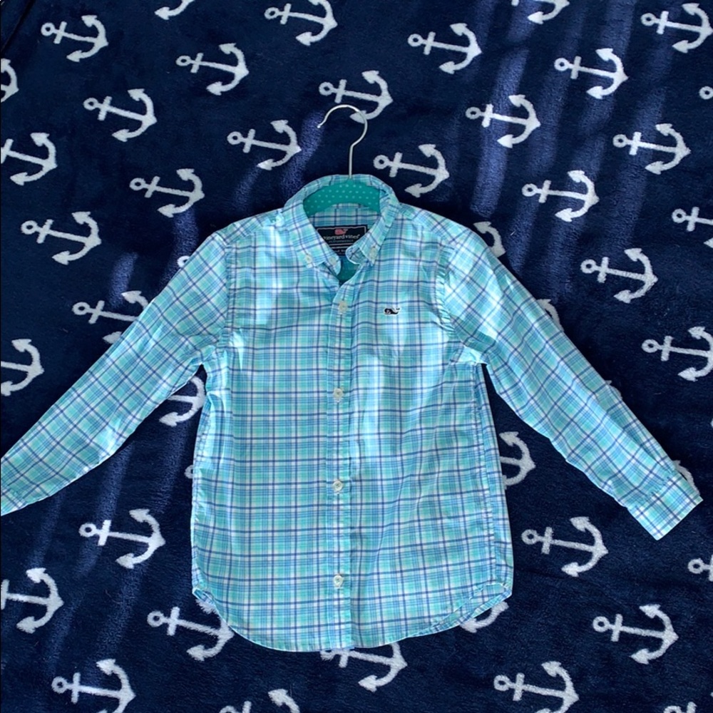 Vineyard Vines performance button down